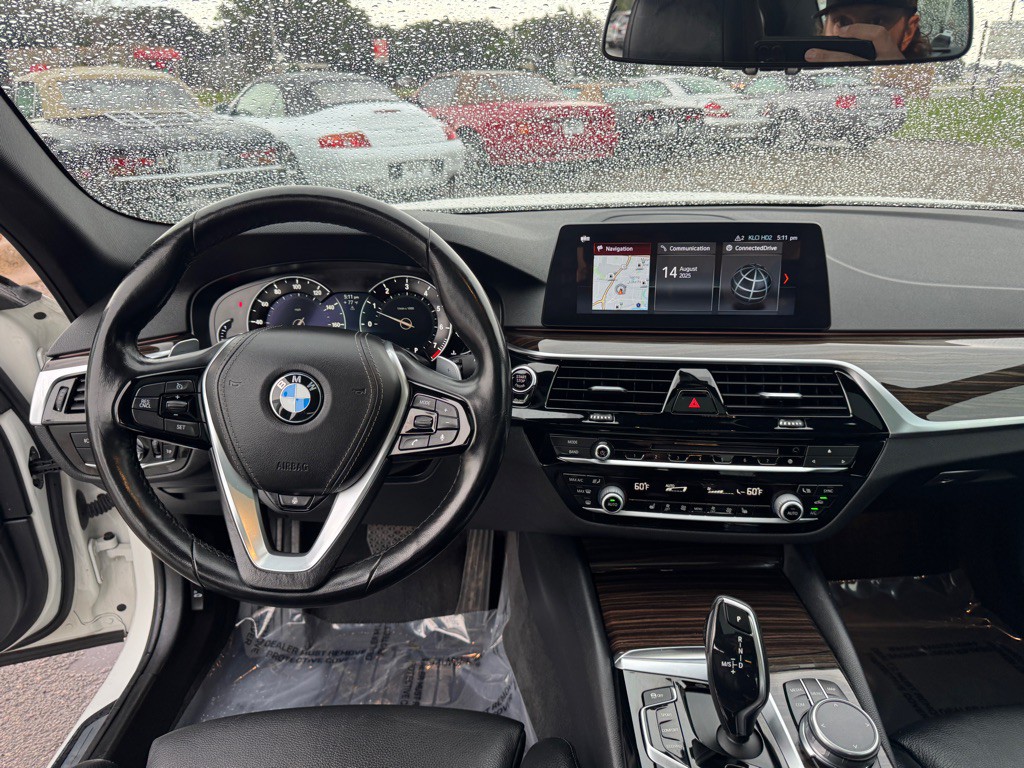 2018 BMW 5 Series Image 33