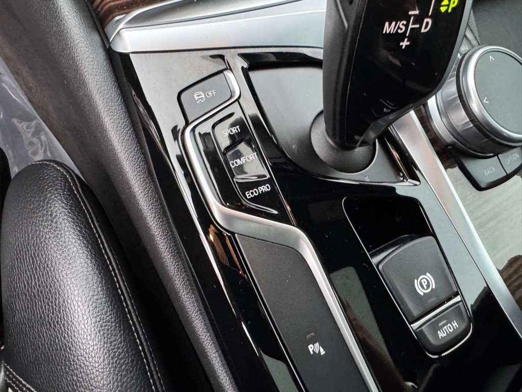 2018 BMW 5 Series Image 37