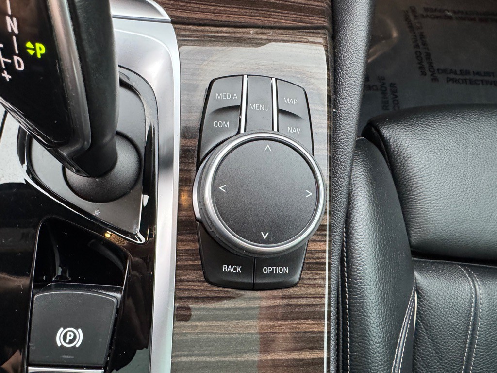 2018 BMW 5 Series Image 38