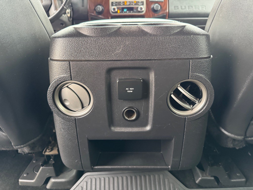 2011 Ford F-350 Image 31