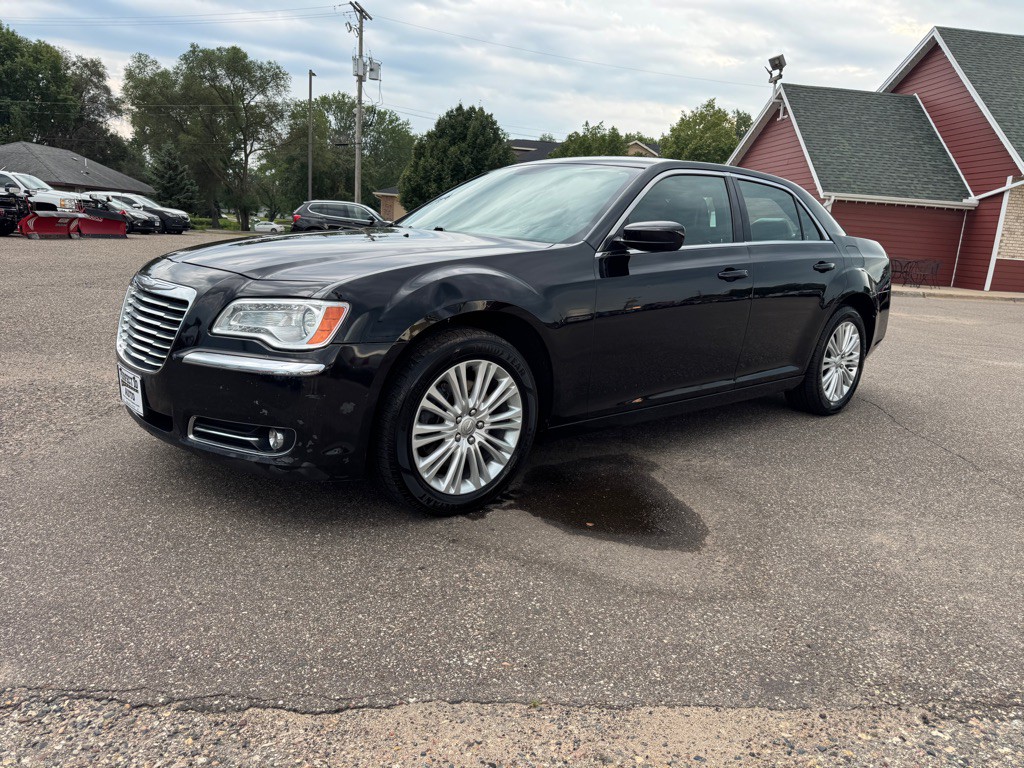 2014 Chrysler 300 Image 10