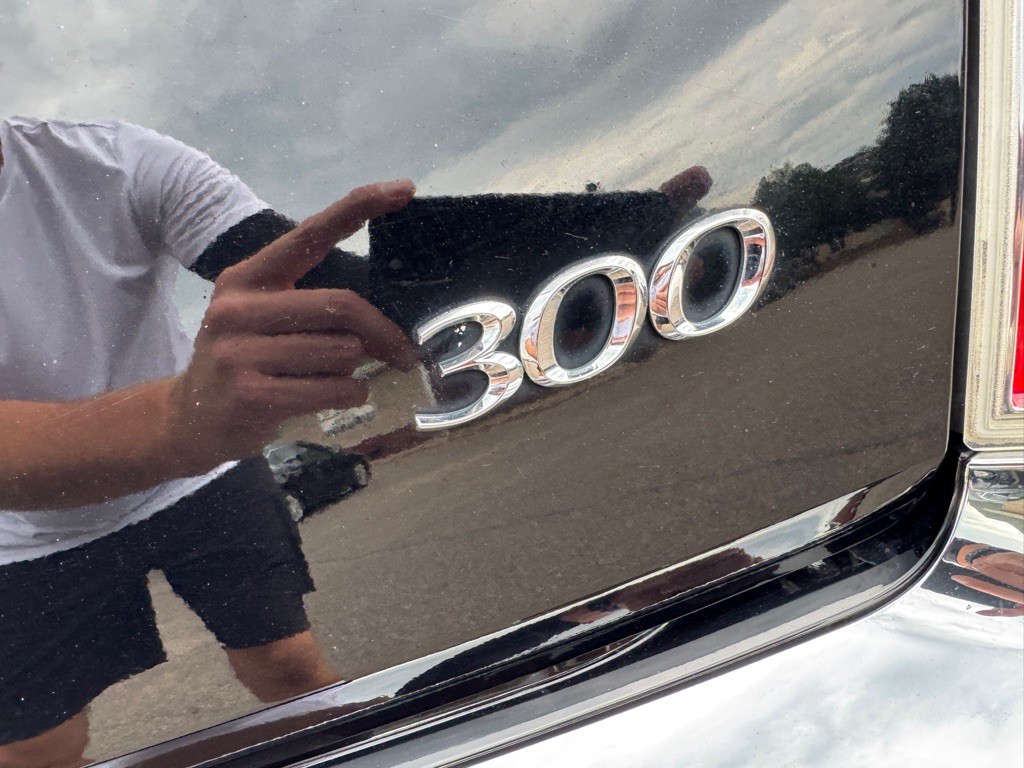 2014 Chrysler 300 Image 13