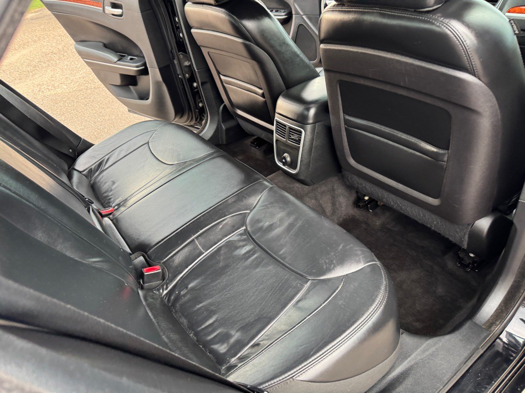 2014 Chrysler 300 Image 24