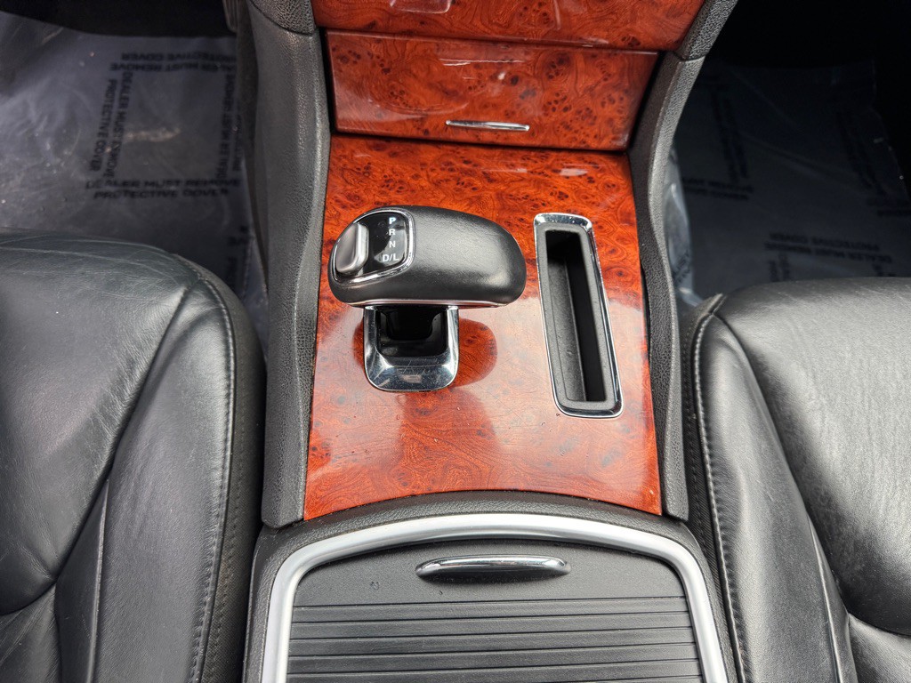 2014 Chrysler 300 Image 33