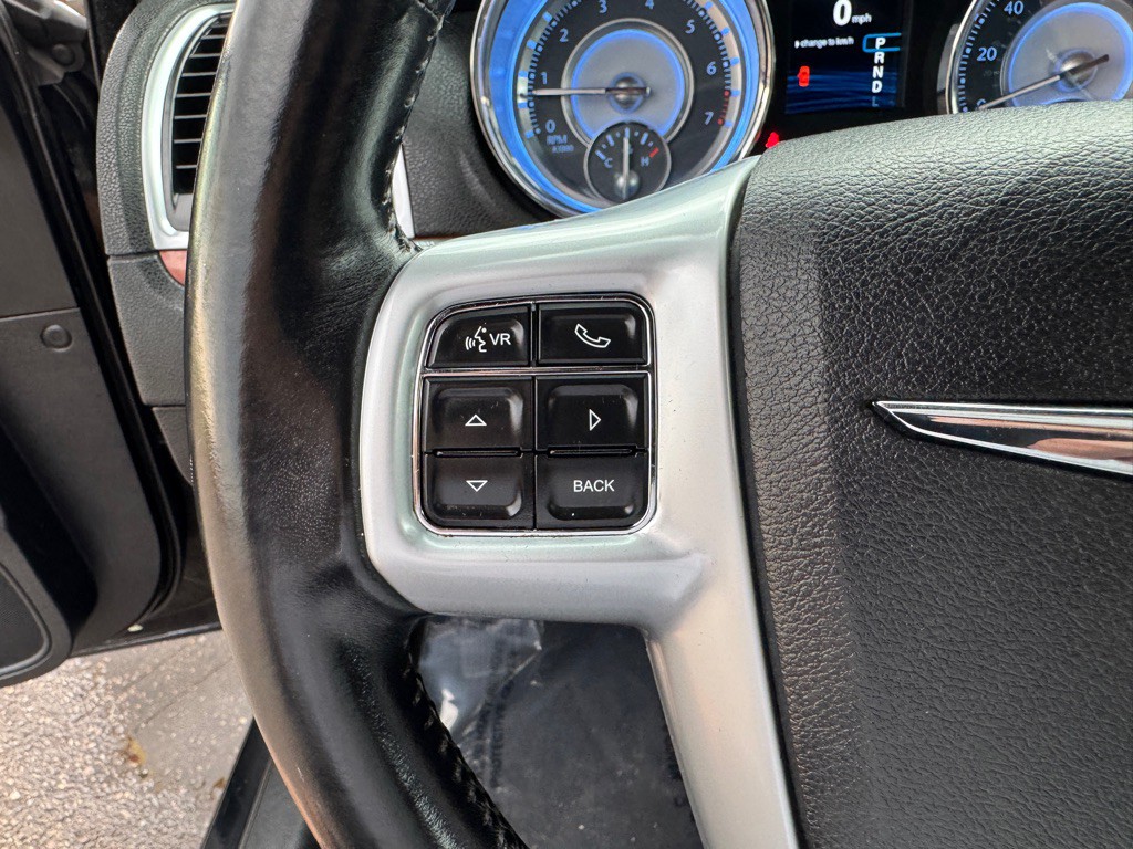 2014 Chrysler 300 Image 40