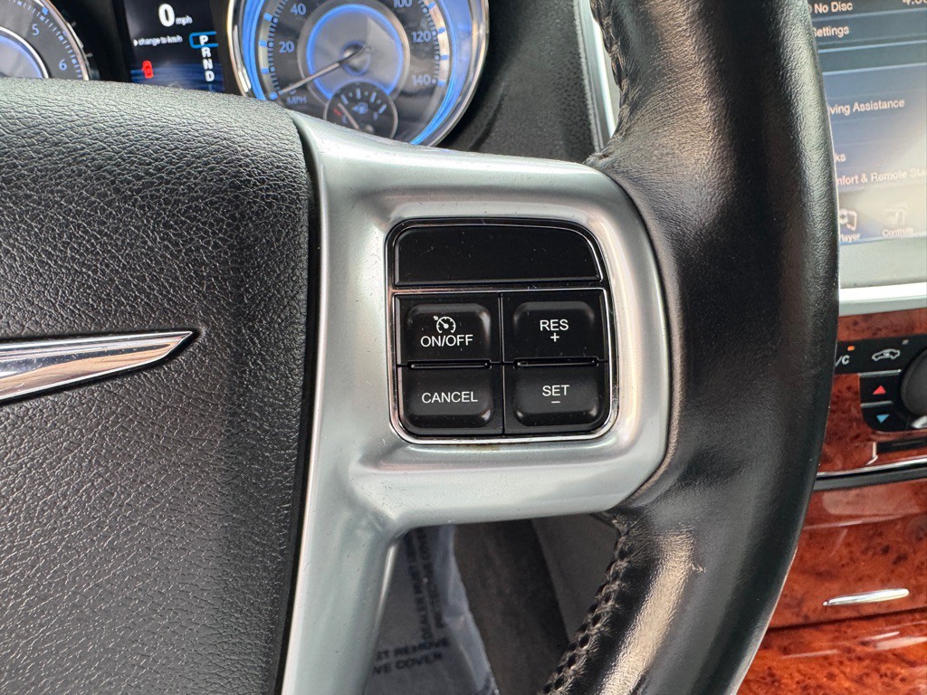 2014 Chrysler 300 Image 42