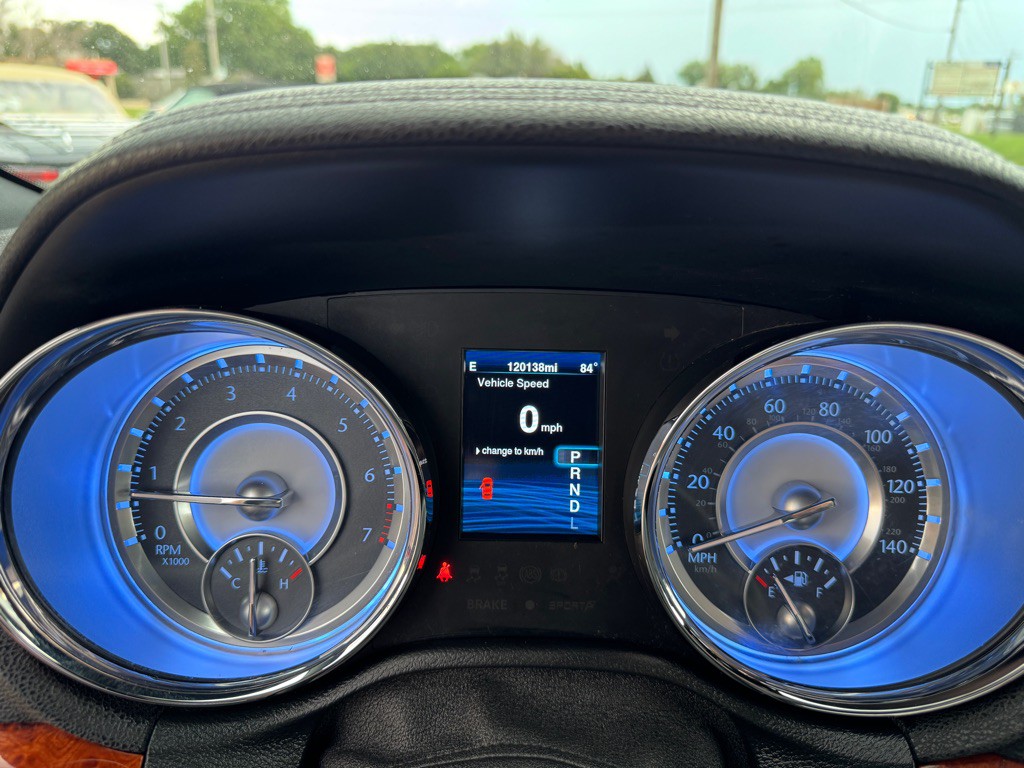 2014 Chrysler 300 Image 43