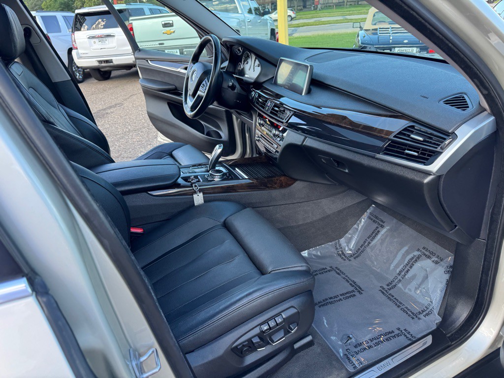 2016 BMW X5 Image 32