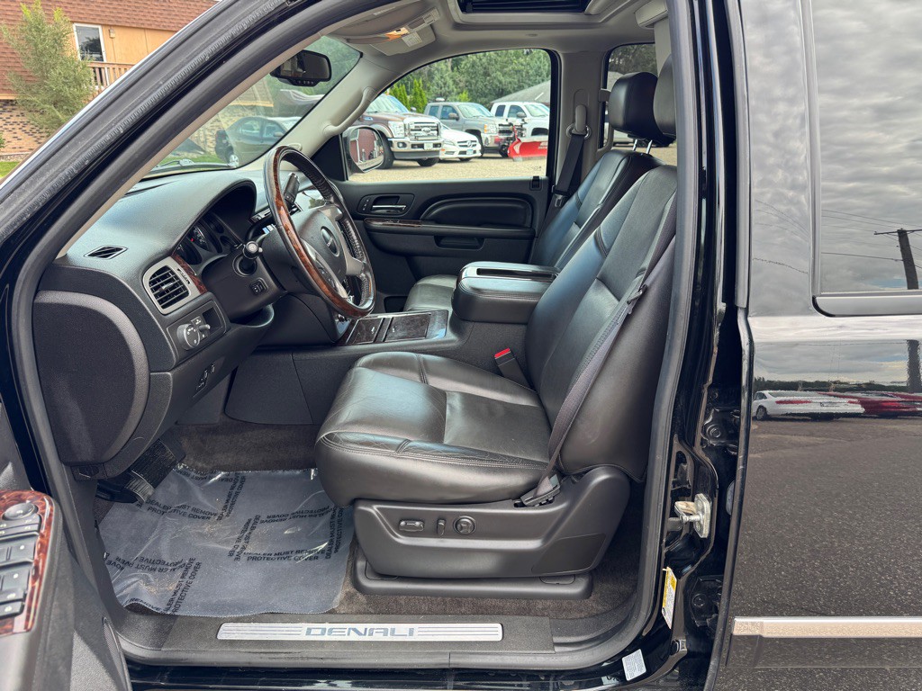2014 GMC Yukon Image 16