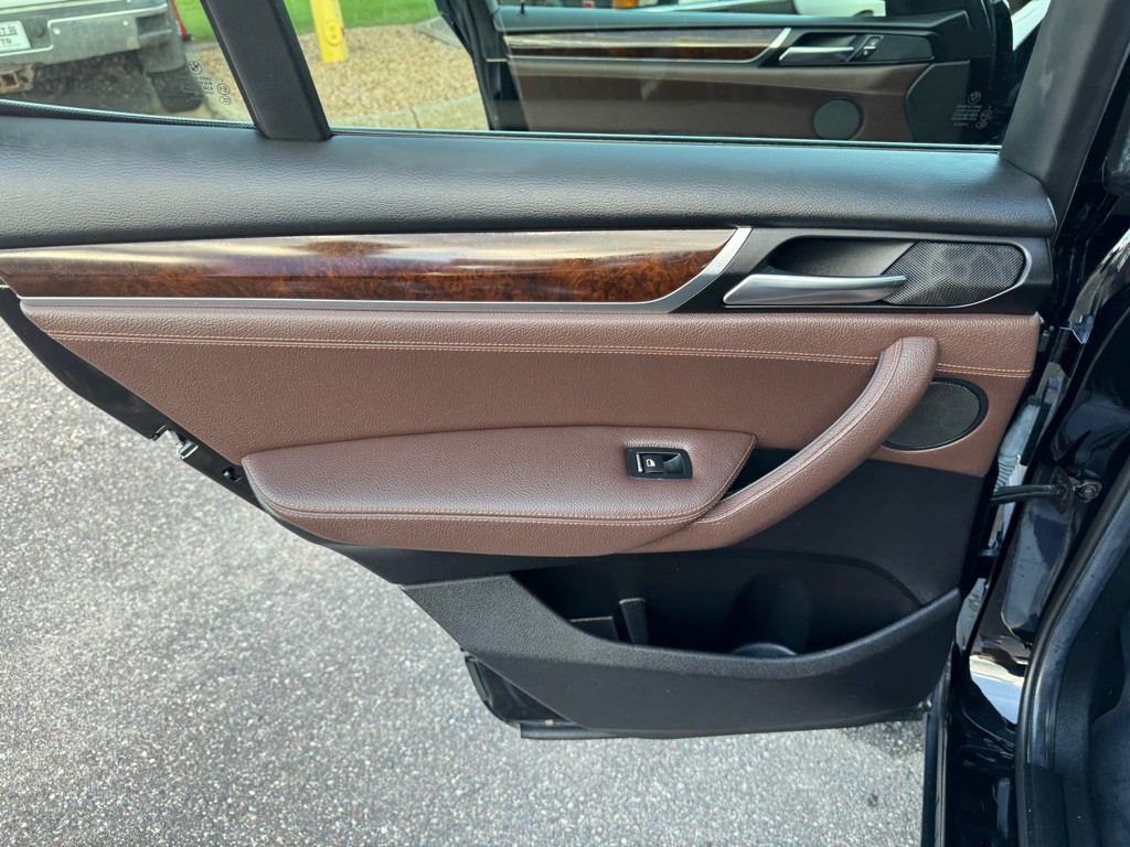 2017 BMW X3 Image 24
