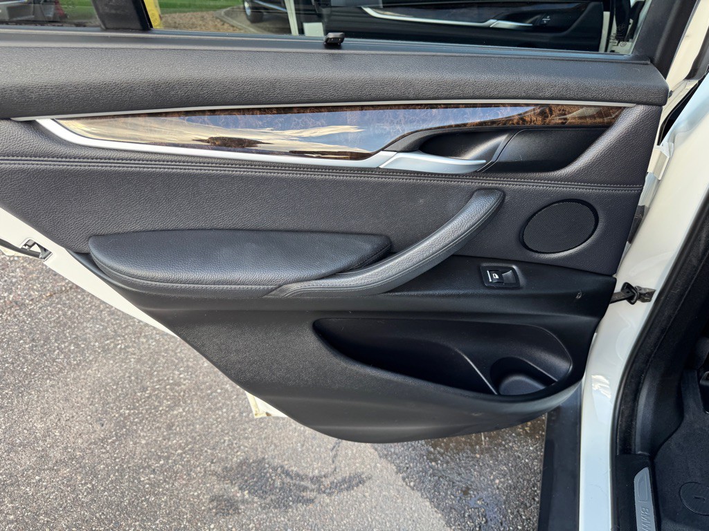 2016 BMW X5 Image 24