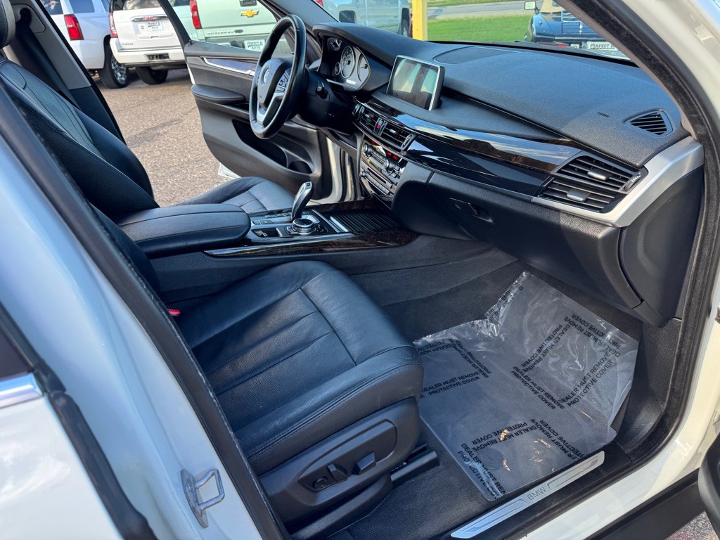 2016 BMW X5 Image 32