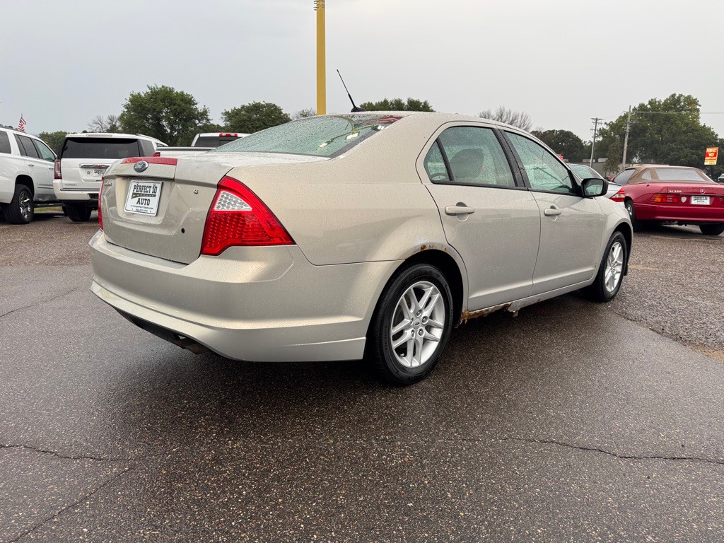 2010 Ford Fusion Image 4