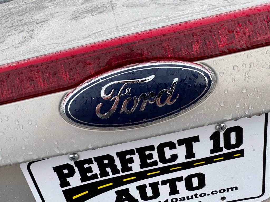 2010 Ford Fusion Image 13