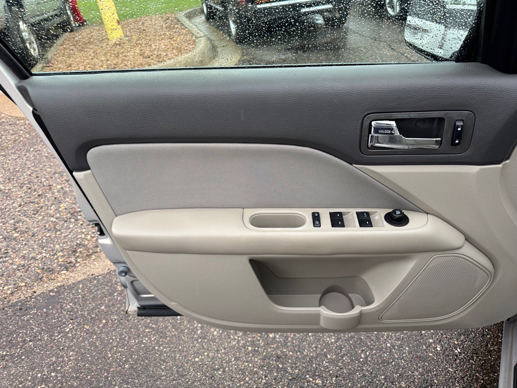 2010 Ford Fusion Image 19