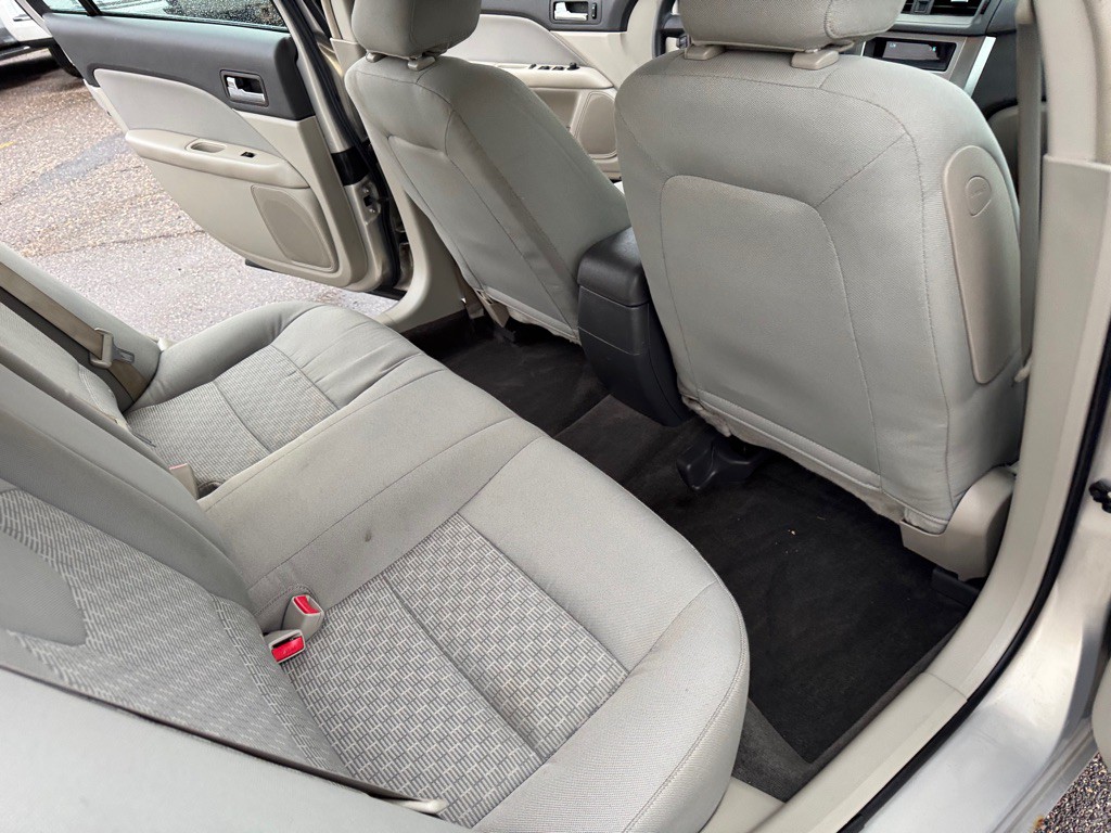 2010 Ford Fusion Image 24