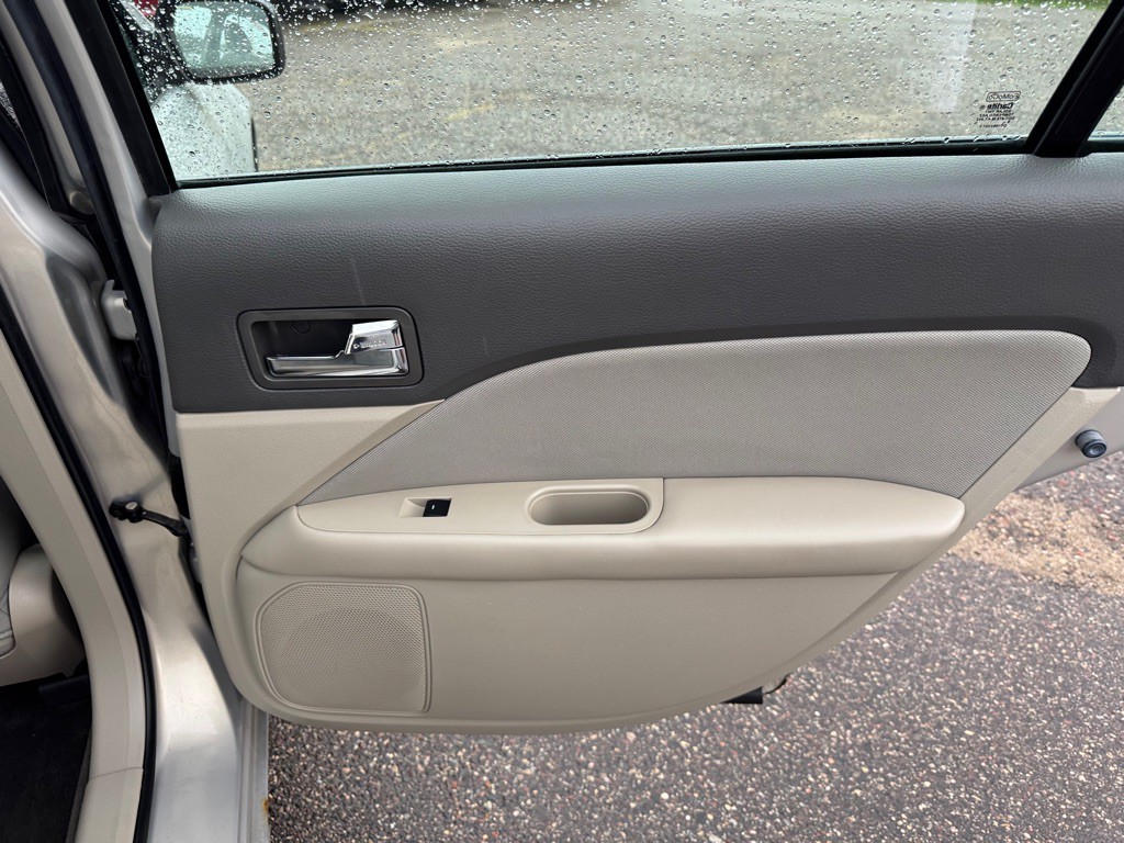 2010 Ford Fusion Image 25