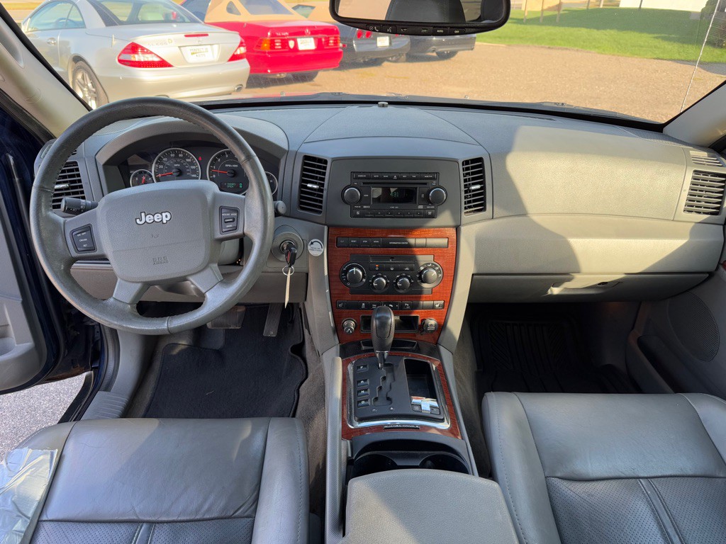 2005 Jeep Grand Cherokee Image 33