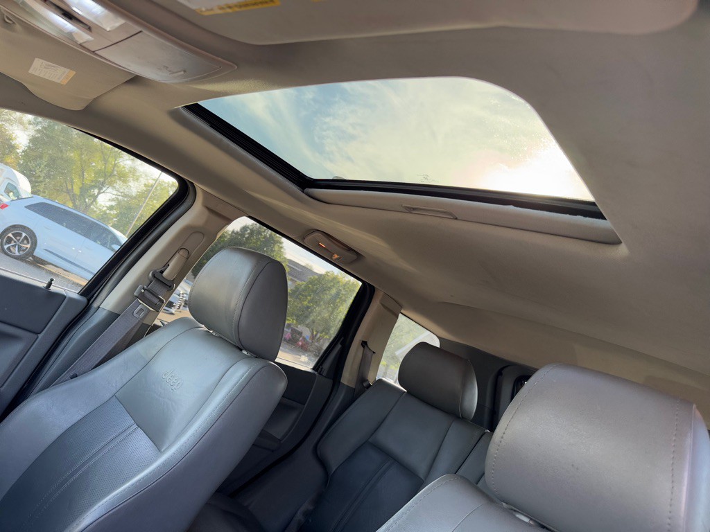 2005 Jeep Grand Cherokee Image 35