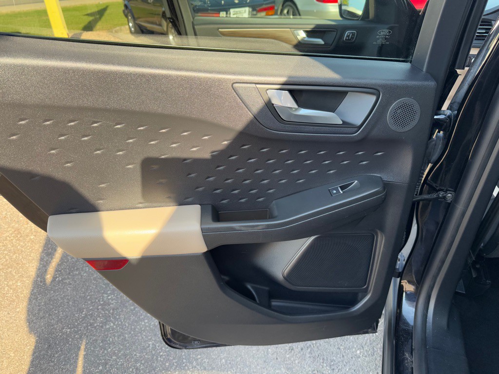 2020 Ford Escape Image 25