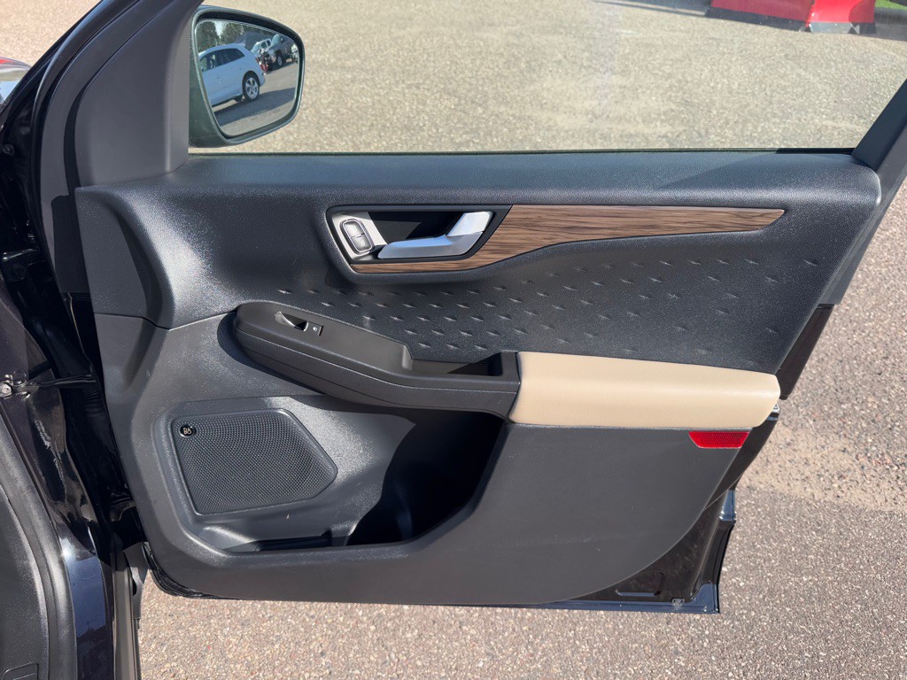 2020 Ford Escape Image 35