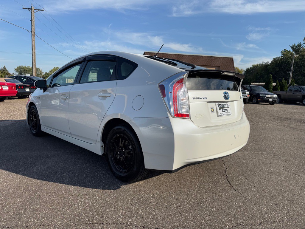 2012 Toyota Prius Image 7