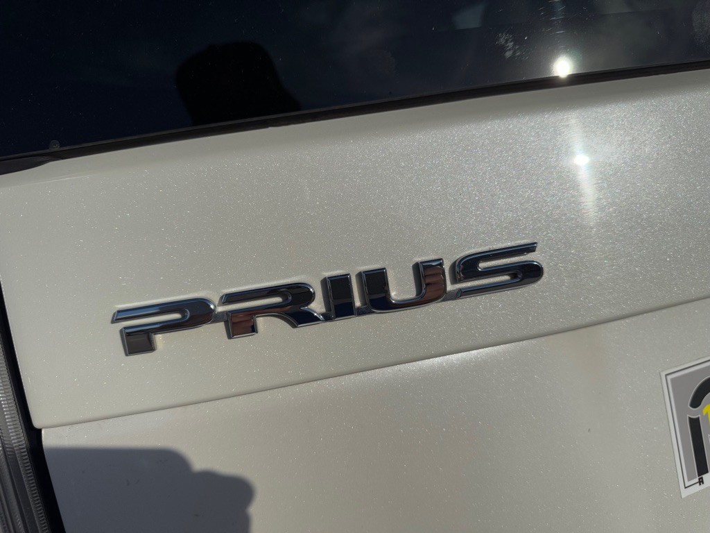 2012 Toyota Prius Image 14