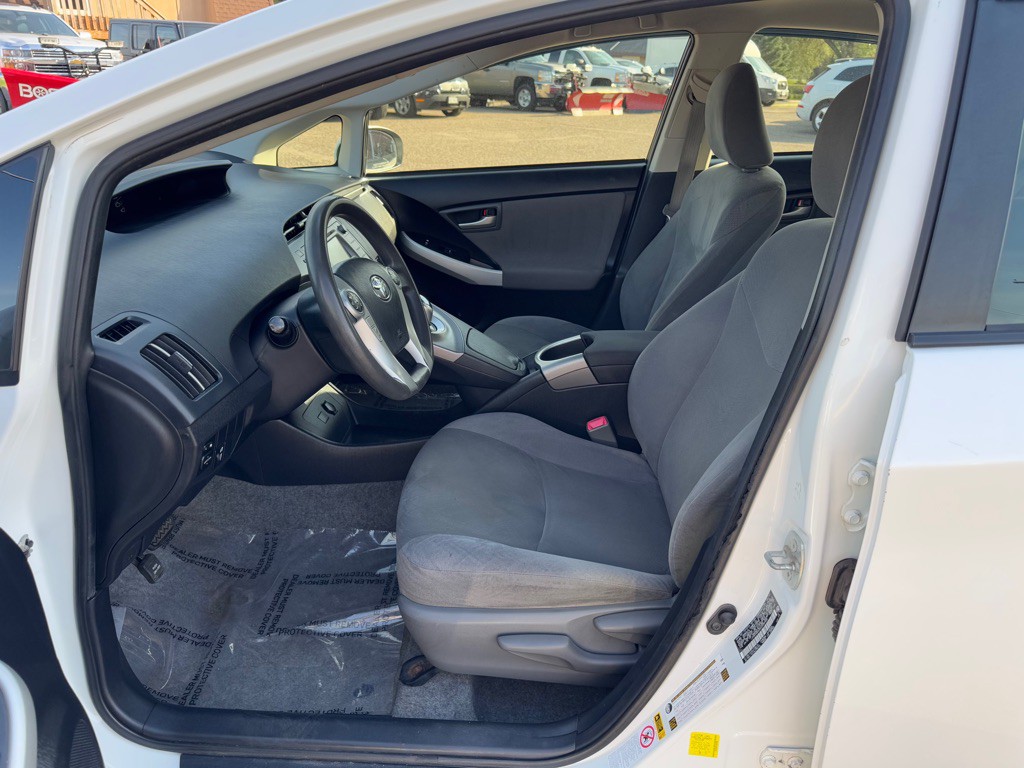 2012 Toyota Prius Image 16