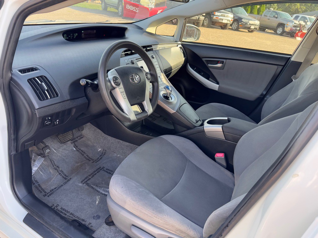 2012 Toyota Prius Image 17