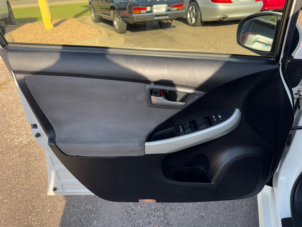 2012 Toyota Prius Image 19