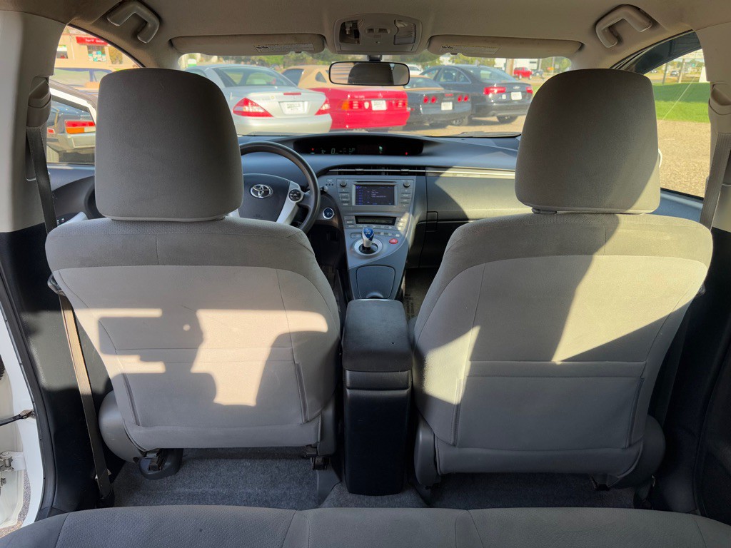 2012 Toyota Prius Image 24