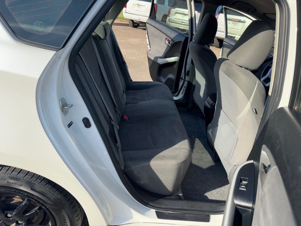 2012 Toyota Prius Image 25