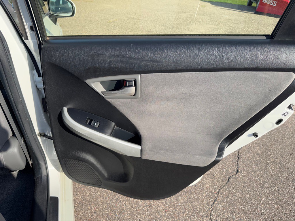 2012 Toyota Prius Image 27