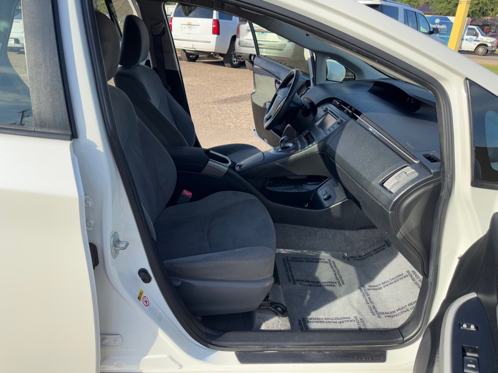 2012 Toyota Prius Image 28