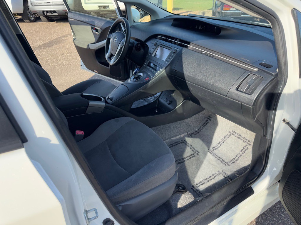 2012 Toyota Prius Image 29