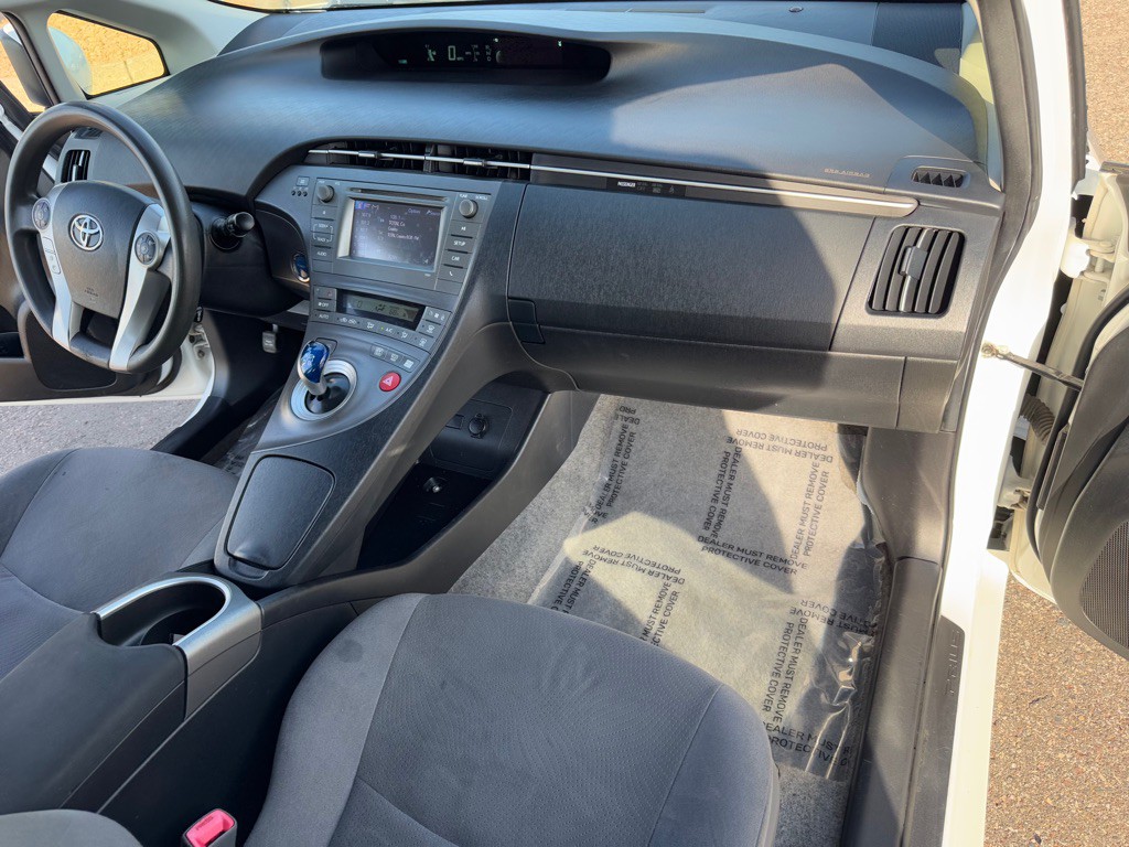 2012 Toyota Prius Image 30