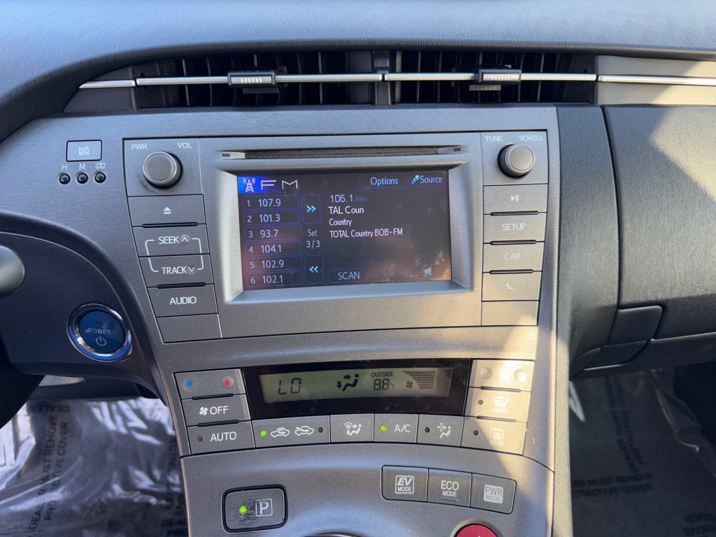 2012 Toyota Prius Image 36