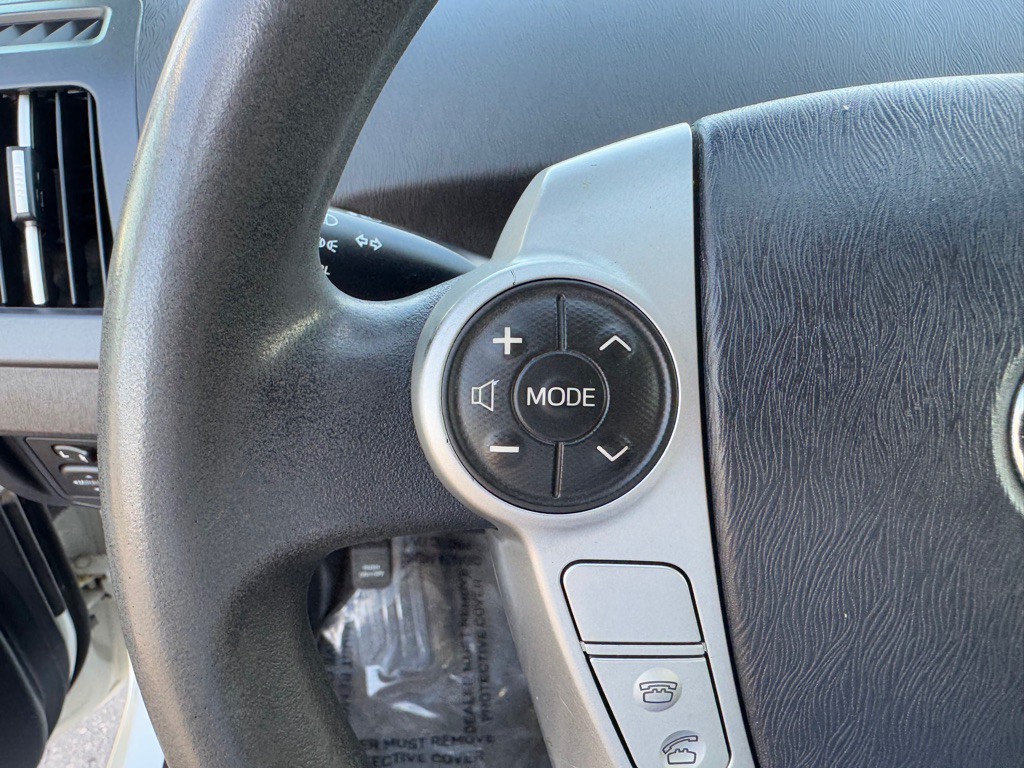 2012 Toyota Prius Image 40