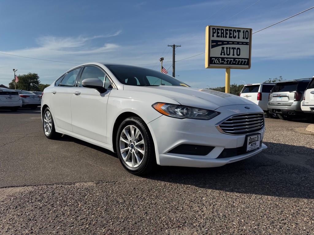 2017 Ford Fusion Image 1