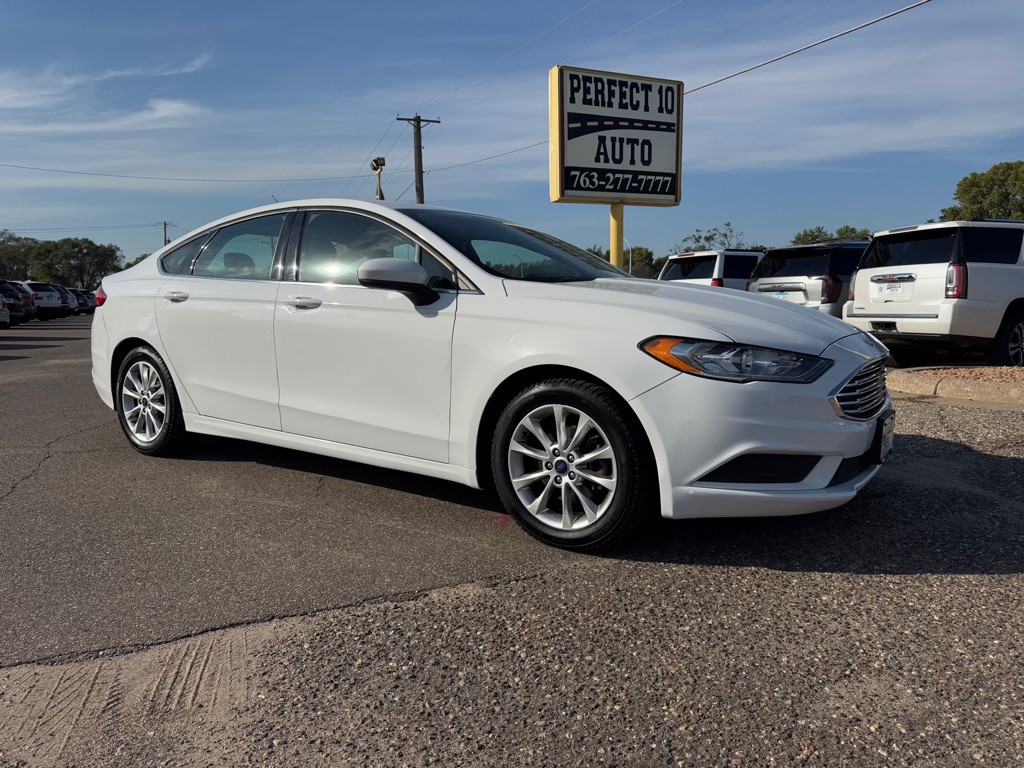 2017 Ford Fusion Image 2