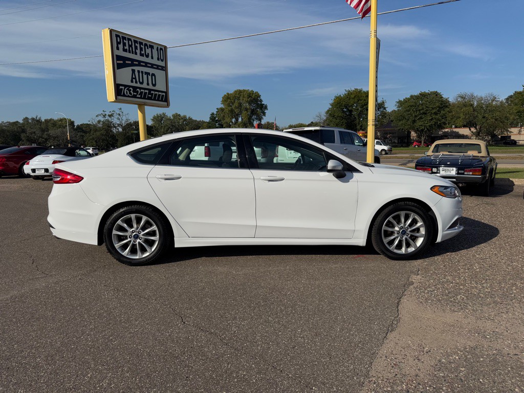 2017 Ford Fusion Image 3
