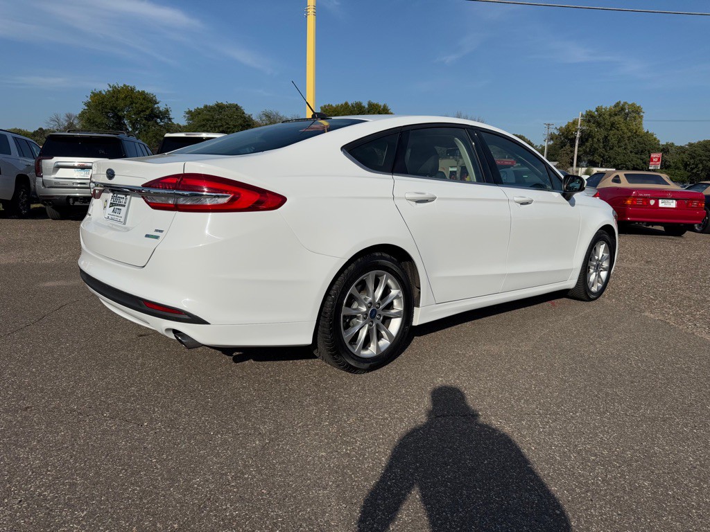 2017 Ford Fusion Image 4