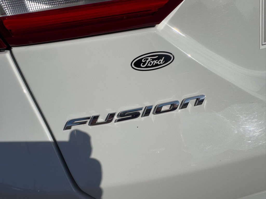 2017 Ford Fusion Image 14