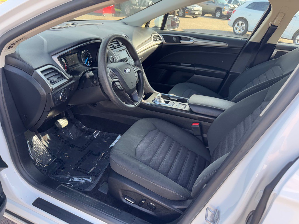 2017 Ford Fusion Image 17