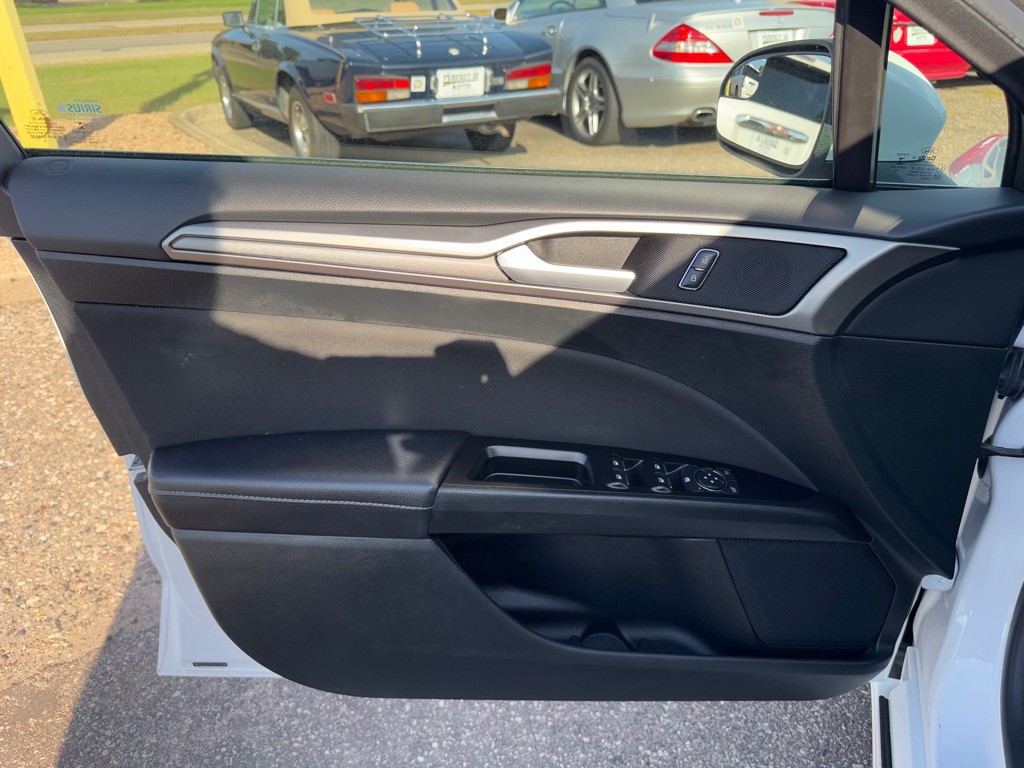 2017 Ford Fusion Image 19