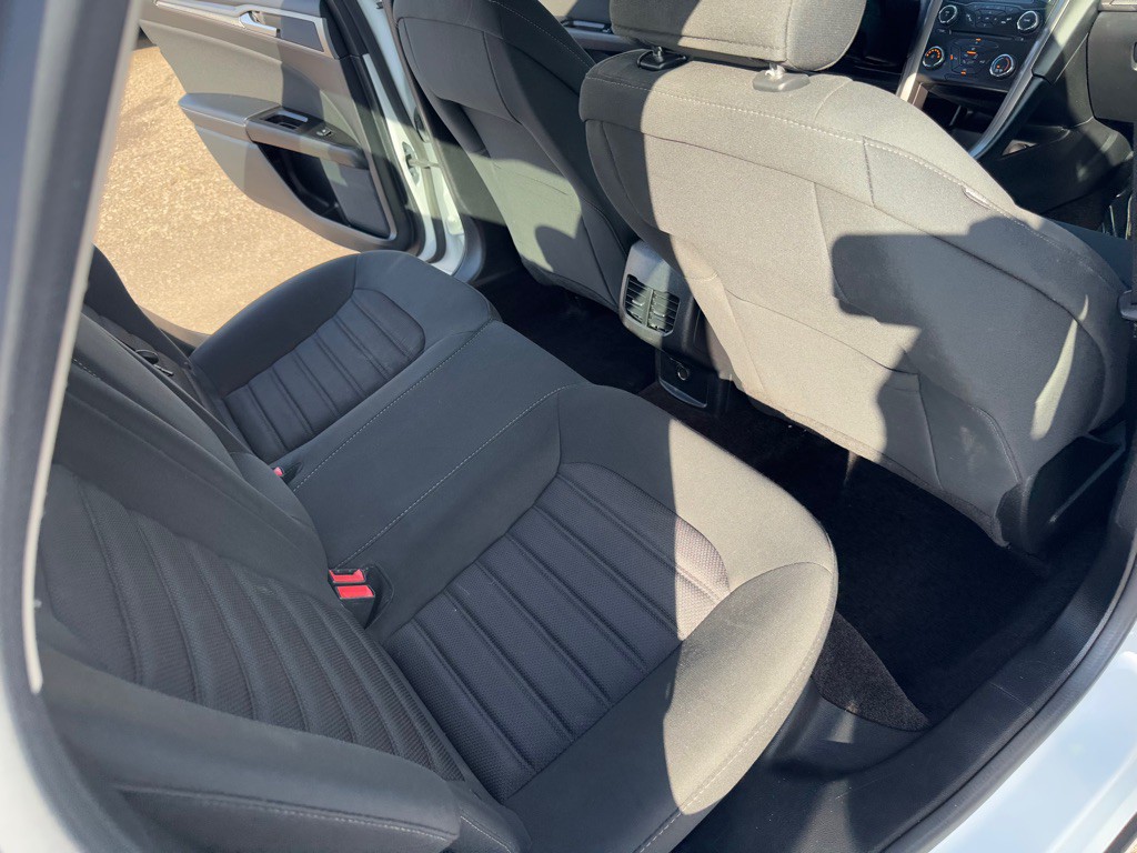 2017 Ford Fusion Image 24