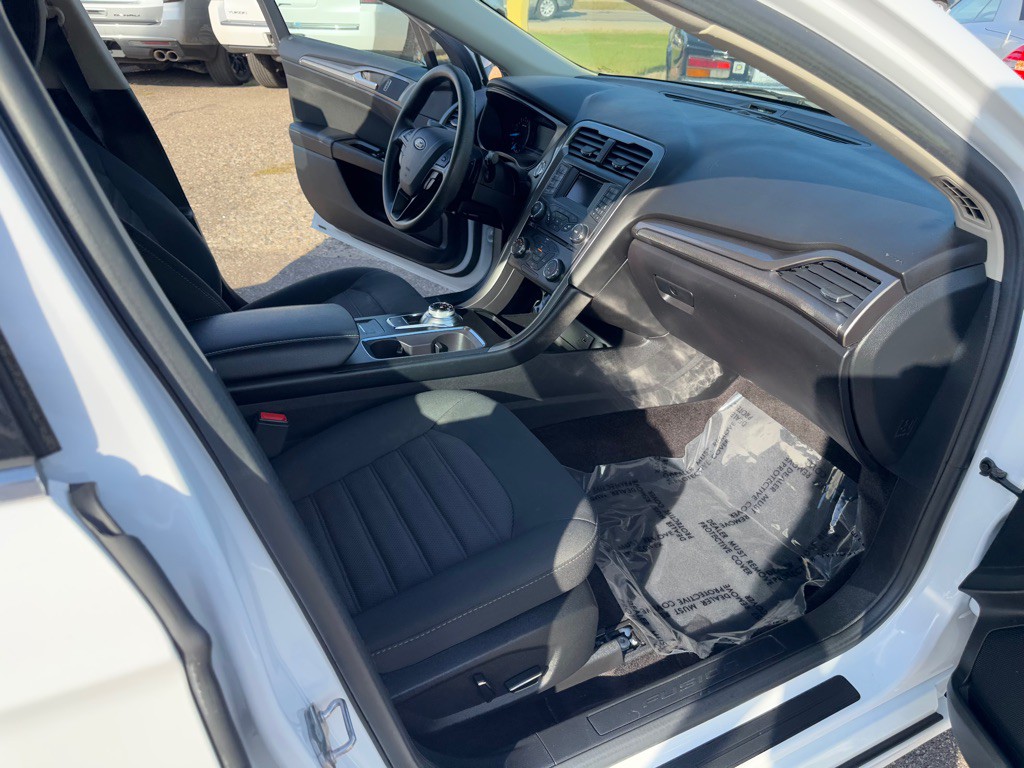 2017 Ford Fusion Image 27