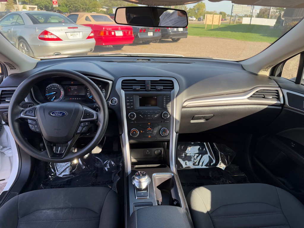2017 Ford Fusion Image 30
