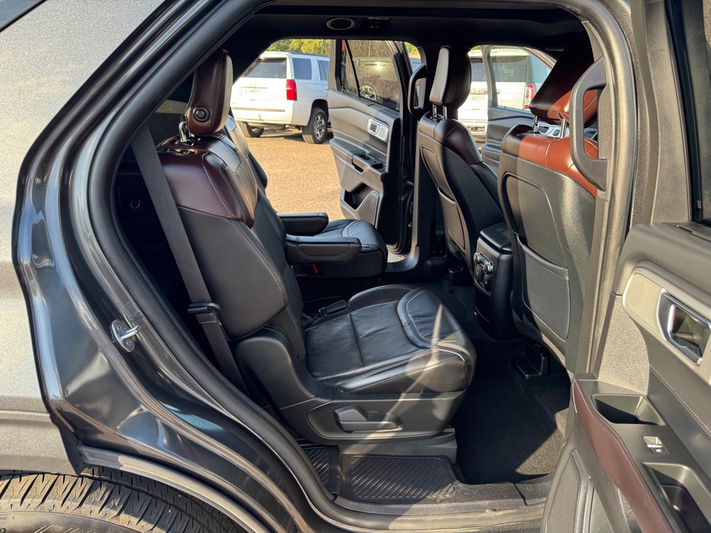 2020 Ford Explorer Image 30