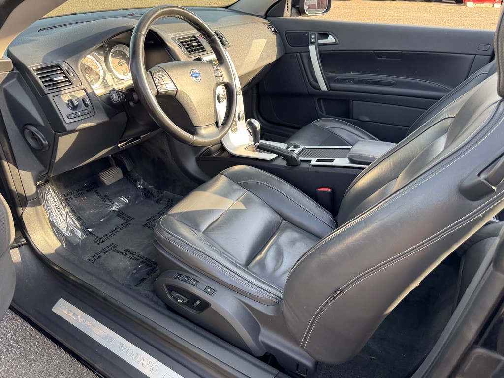 2012 Volvo C70 Image 25